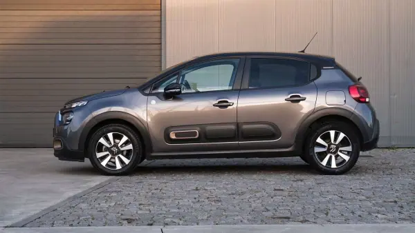 Citroën C3 2021 - 12999 EUR, 115000 km - AUTO.MOTO.pt - 115000km - foto 2 de 13