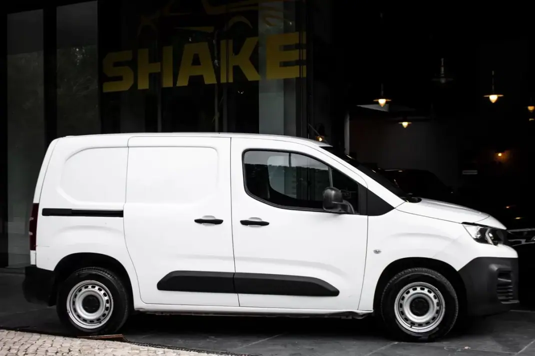 Peugeot Partner BlueHDi 100 L2 Cabine Dupla 2021 - 12990 EUR, 103902 km - AUTO.MOTO.pt - 103902km - foto 5 de 28