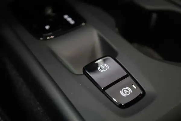 Volvo XC 40 2022 - 28990 EUR, 98750 km - AUTO.MOTO.pt - 98750km - foto 45 de 51