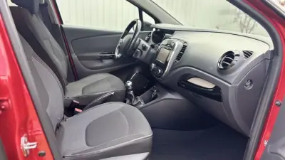 Renault Captur 2016 - 12490 EUR, 138000 km - AUTO.MOTO.pt - 138000km - foto 4 de 14