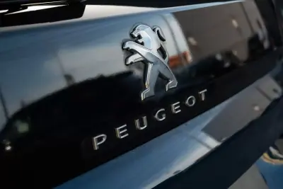 Peugeot 3008 2022 - 23999 EUR, 114300 km - AUTO.MOTO.pt - 114300km - foto 9 de 26