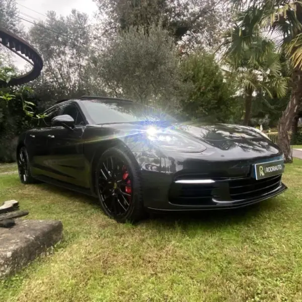 Porsche Panamera Sport Turismo 2019 - 69990 EUR, 210000 km - AUTO.MOTO.pt - 210000km - foto 48 de 50
