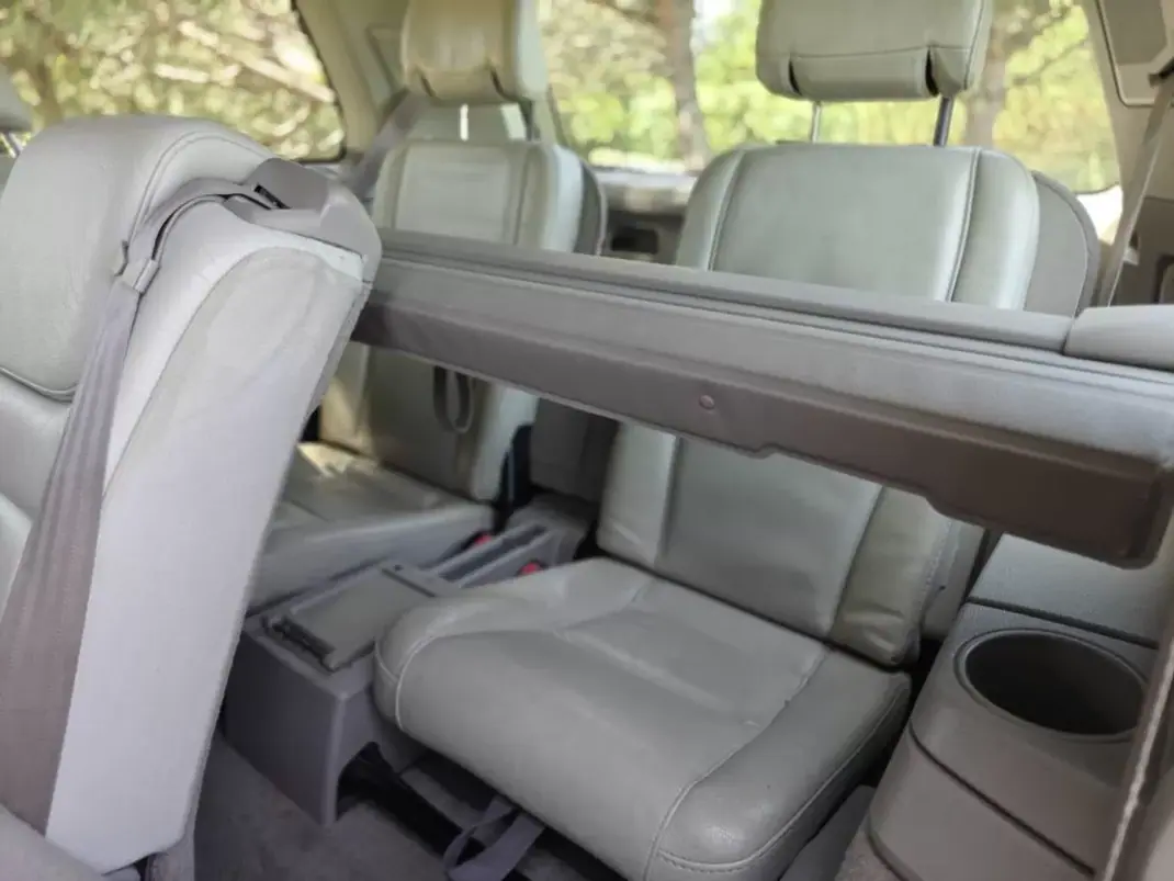 Volvo XC 90 2005 - 8490 EUR, 243750 km - AUTO.MOTO.pt - 243750km - foto 15 de 35