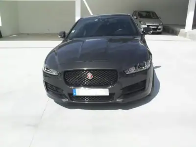 Jaguar XE 2017 - 25950 EUR, 59977 km - AUTO.MOTO.pt - 59977km - foto 5 de 35