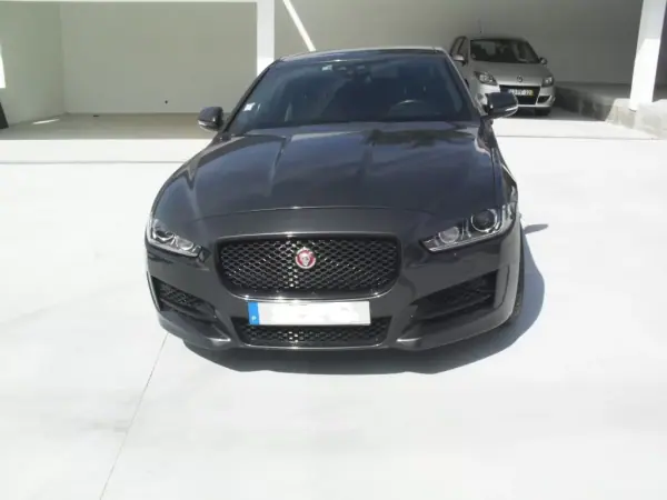 Jaguar XE 2017 - 25950 EUR, 59977 km - AUTO.MOTO.pt - 59977km - foto 5 de 35