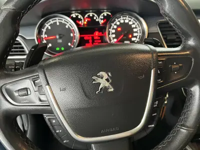 Peugeot 508 SW 2013 - 8900 EUR, 217279 km - AUTO.MOTO.pt - 217279km - foto 19 de 23