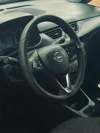 Opel Corsa 2015 — foto 3 de 8