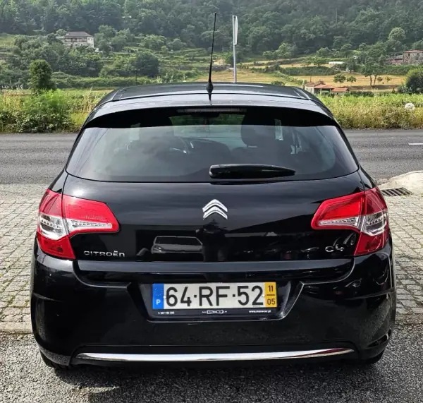 Citroën C4 2011 - 6500 EUR, 290000 km - AUTO.MOTO.pt - 290000km - foto 4 de 20