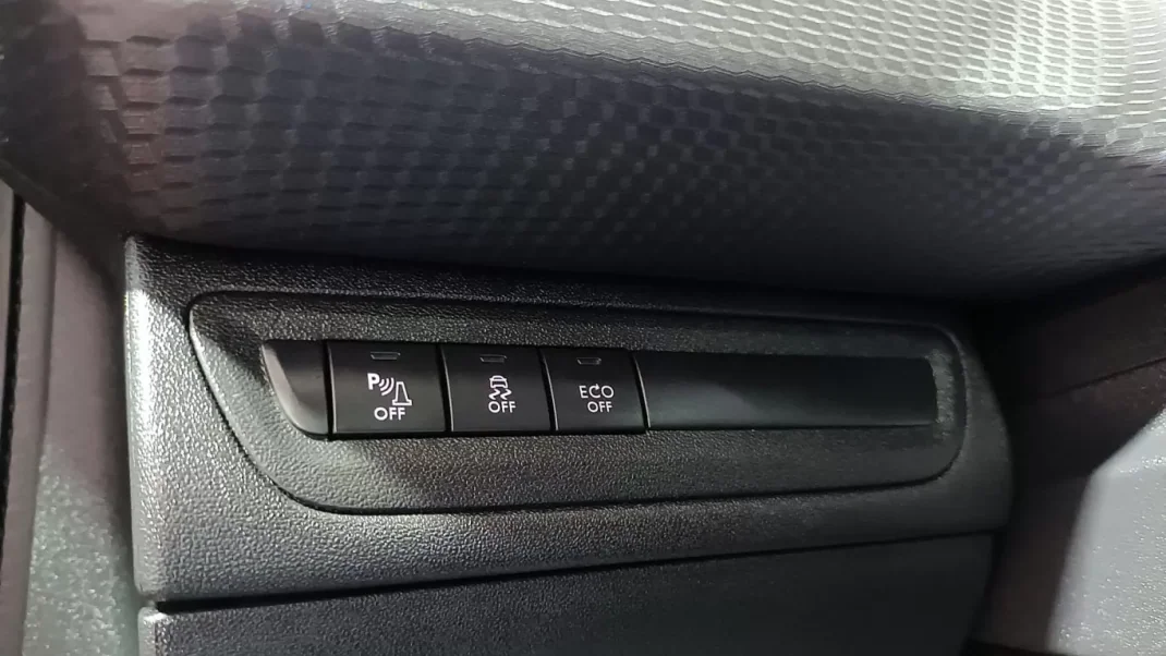 Peugeot 2008 2016 - 13750 EUR, 44423 km - AUTO.MOTO.pt - 44423km - foto 21 de 58