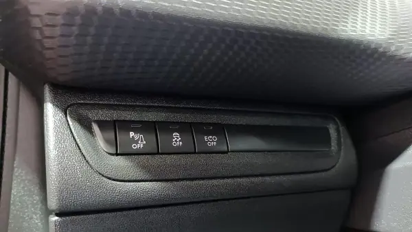 Peugeot 2008 2016 - 13750 EUR, 44423 km - AUTO.MOTO.pt - 44423km - foto 21 de 58