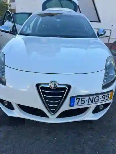 Alfa Romeo Giulietta 2012 — foto 6 de 15