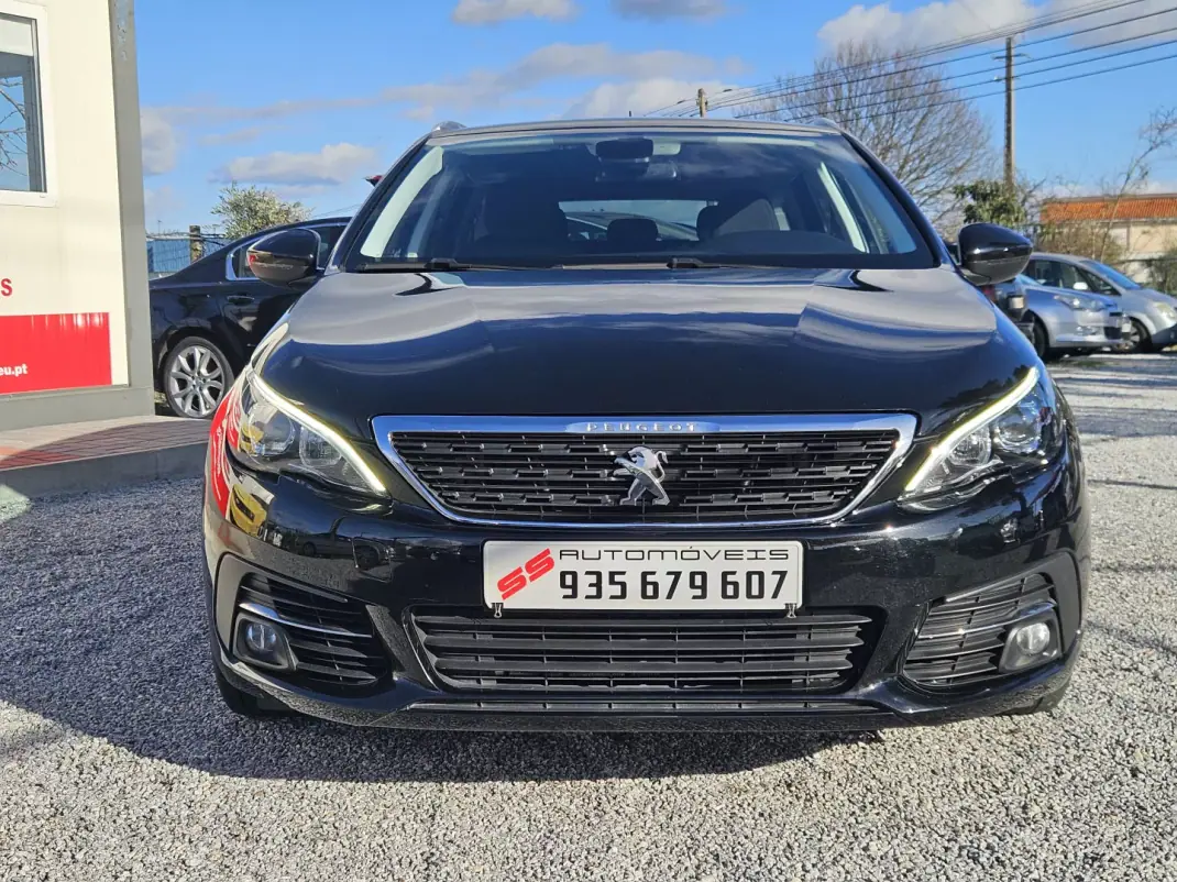 Peugeot 308 SW 2019 - 13800 EUR, 77780 km - AUTO.MOTO.pt - 77780km - foto 2 de 44