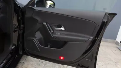 Mercedes-Benz CLA 180 2022 - 23900 EUR, 105000 km - 105000km - foto 11 de 33