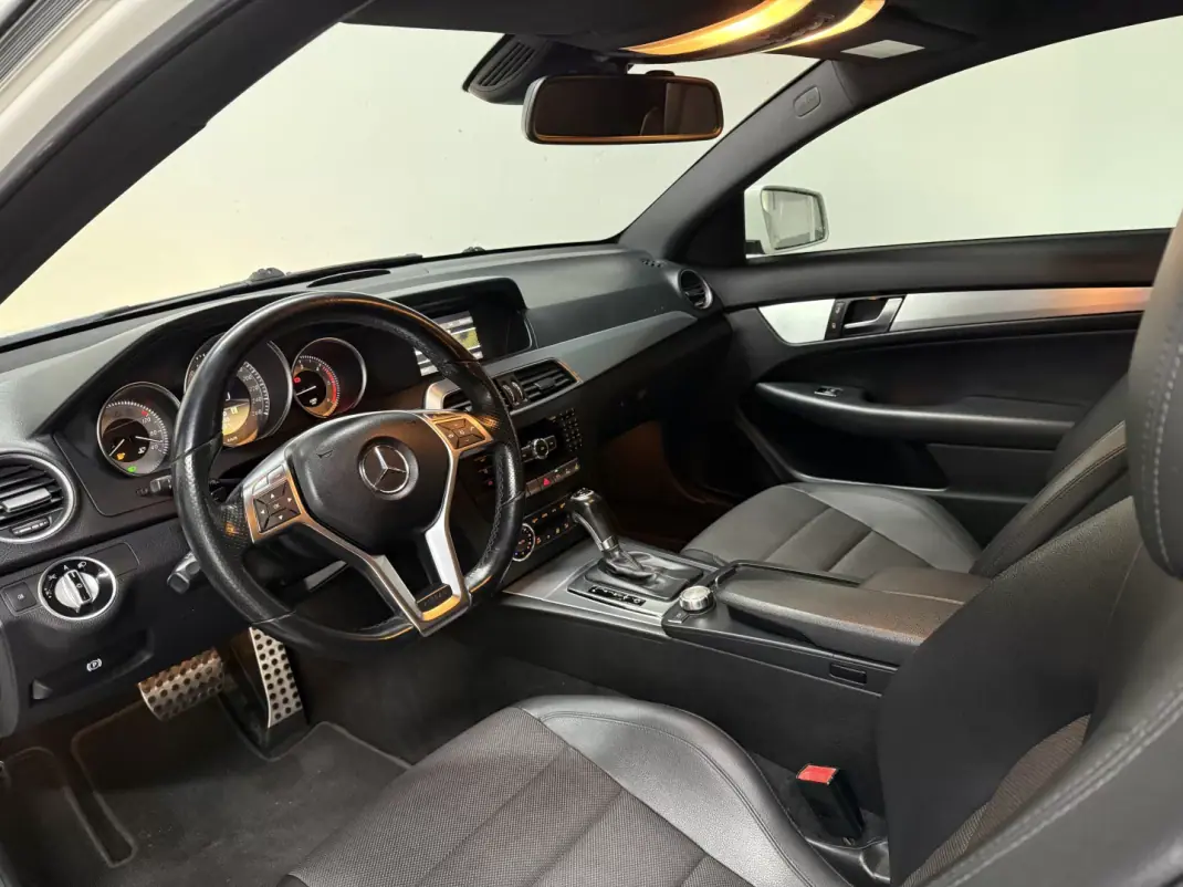 Mercedes-Benz C 250 2011 - 18500 EUR, 193000 km - AUTO.MOTO.pt - 193000km - foto 22 de 22