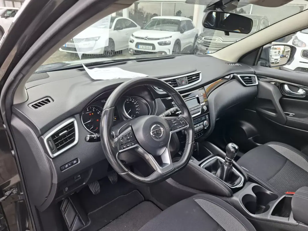 Nissan Qashqai 2018 - 15500 EUR, 57950 km - AUTO.MOTO.pt - 57950km - foto 22 de 25