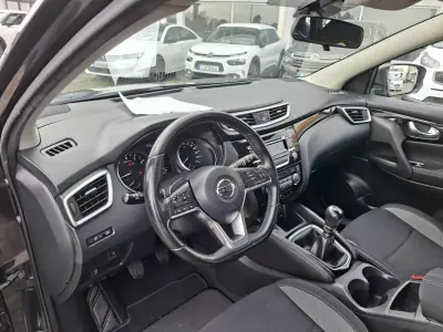 Nissan Qashqai 2018 - 15500 EUR, 57950 km - AUTO.MOTO.pt - 57950km - foto 22 de 25