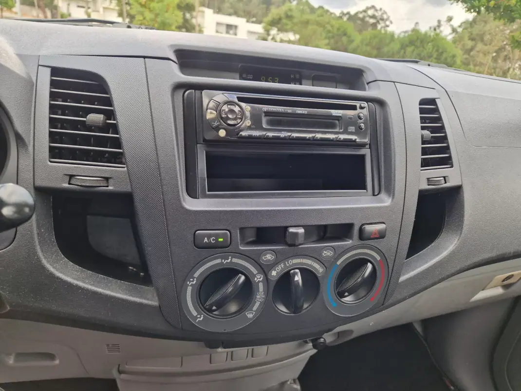 Toyota Hilux 4x4 2009 - 33500 EUR, 160000 km - AUTO.MOTO.pt - 160000km - foto 11 de 11