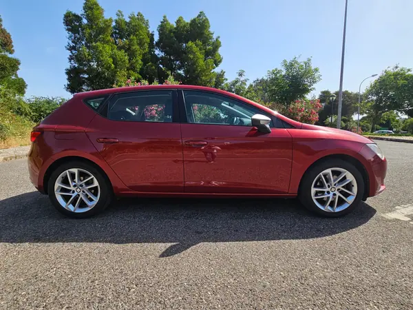 SEAT Leon 2015 - 9000 EUR, 104000 km - AUTO.MOTO.pt - 104000km - foto 3 de 14
