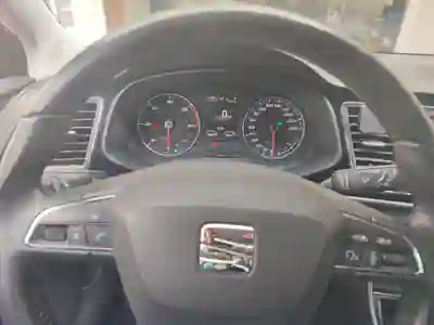 SEAT Leon ST 2014 - 11000 EUR, 199000 km - AUTO.MOTO.pt - 199000km - foto 7 de 12