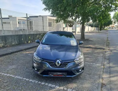 Renault Mégane 2016 - 14000 EUR, 159000 km - AUTO.MOTO.pt - 159000km - foto 2 de 17