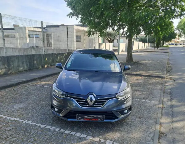 Renault Mégane 2016 - 14000 EUR, 159000 km - AUTO.MOTO.pt - 159000km - foto 2 de 17
