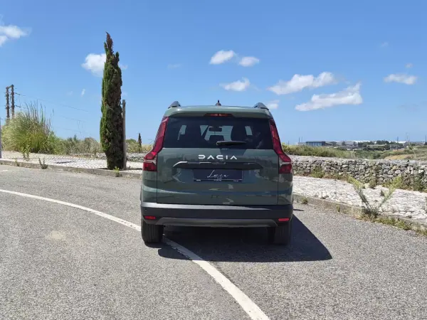 Dacia Jogger 2024 - 18990 EUR, 65878 km - AUTO.MOTO.pt - 65878km - foto 5 de 25