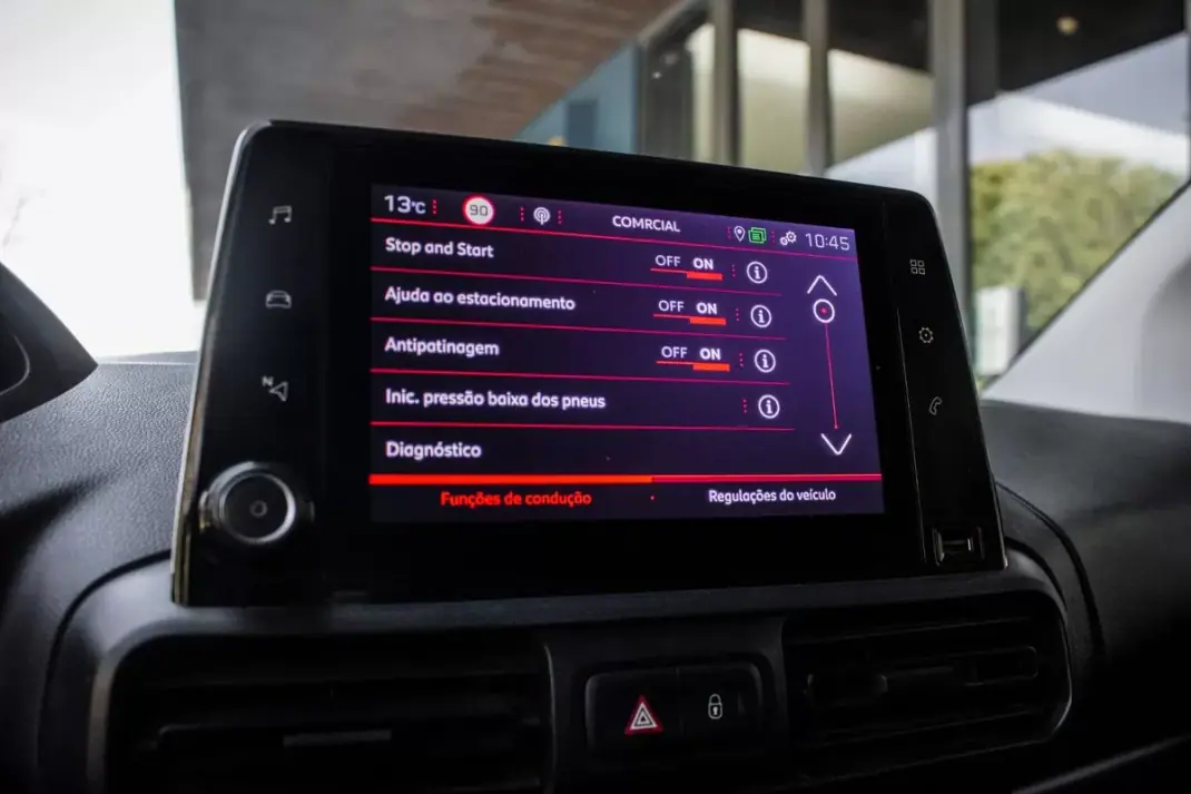 Peugeot Partner 1.5 Blue HDI 100 S&S Premium 2021 - 12990 EUR, 71659 km - AUTO.MOTO.pt - 71659km - foto 28 de 31