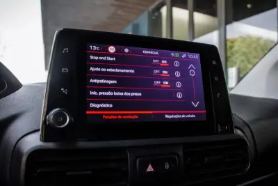 Peugeot Partner 1.5 Blue HDI 100 S&S Premium 2021 - 12990 EUR, 71659 km - AUTO.MOTO.pt - 71659km - foto 28 de 31