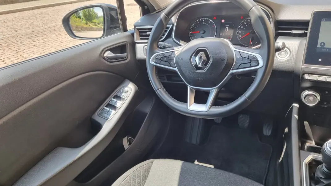 Renault Clio 2020 - 13490 EUR, 62000 km - 62000km - foto 16 de 20