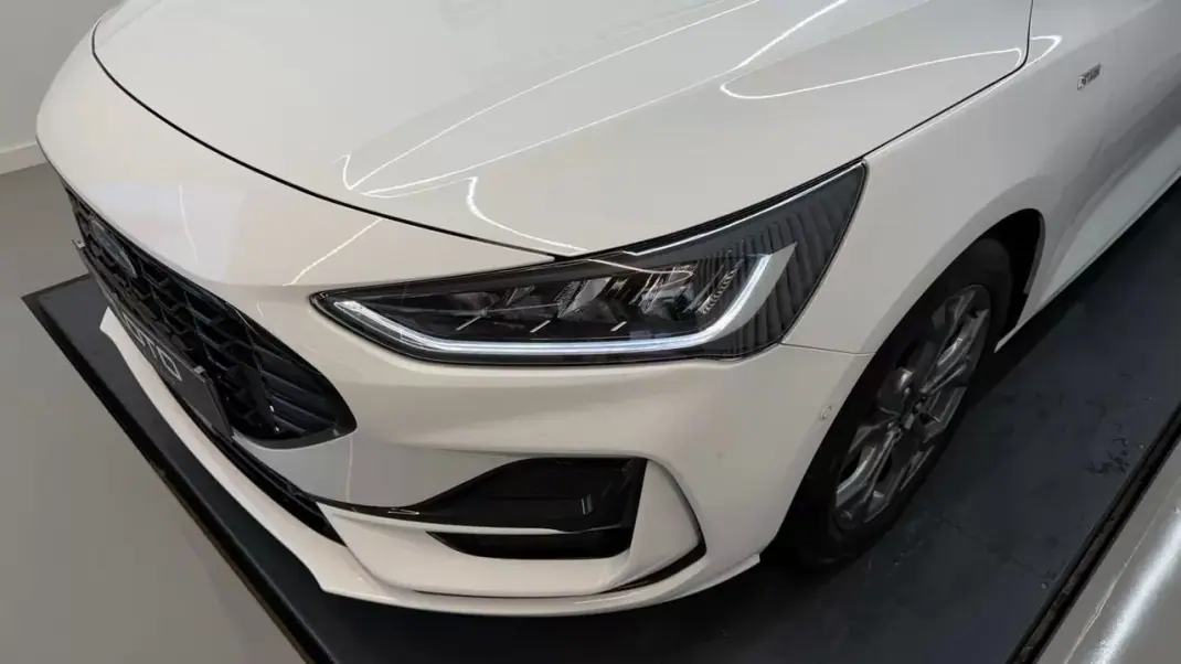 Ford Focus 2025 - 22990 EUR, 11701 km - AUTO.MOTO.pt - 11701km - foto 2 de 35