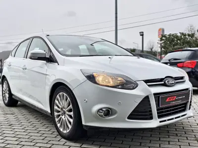 Ford Focus 2015 - 9250 EUR, 134990 km - AUTO.MOTO.pt - 134990km - foto 5 de 18