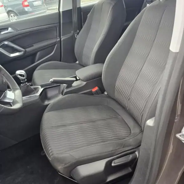 Peugeot 308 SW 2015 - 10250 EUR, 196270 km - AUTO.MOTO.pt - 196270km - foto 9 de 15