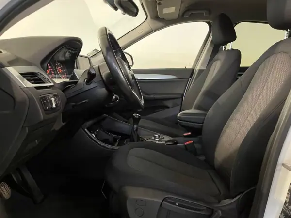 BMW X1 2016 - 18900 EUR, 134000 km - AUTO.MOTO.pt - 134000km - foto 17 de 31