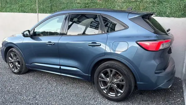 Ford Kuga 2022 - 15400 EUR, 108000 km - AUTO.MOTO.pt - 108000km - foto 4 de 12