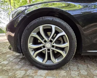 Mercedes-Benz C 200 2015 - 13750 EUR, 234000 km - AUTO.MOTO.pt - 234000km - foto 22 de 23