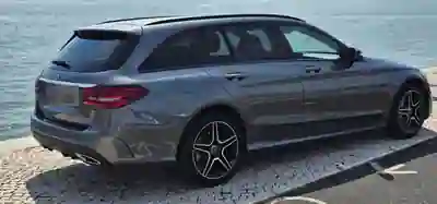 Mercedes-Benz C 300 2020 — foto 4 de 14