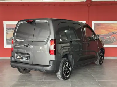Peugeot PARTNER GIRAFON 2022 - 16990 EUR, 79102 km - AUTO.MOTO.pt - 79102km - foto 8 de 19