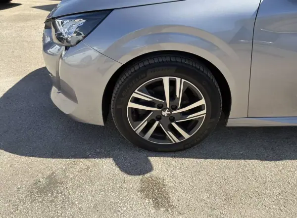 Peugeot 208 2023 - 14900 EUR, 27200 km - AUTO.MOTO.pt - 27200km - foto 3 de 16