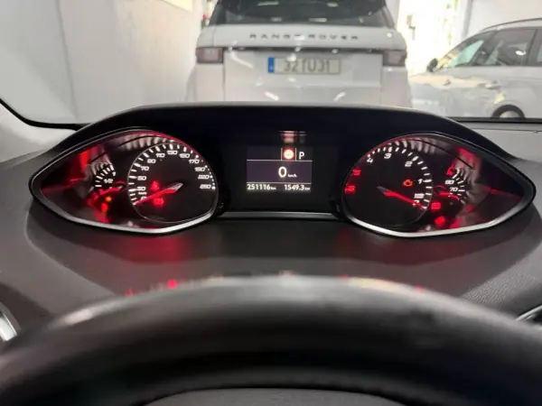 Peugeot 308 2019 - 11950 EUR, 251116 km - AUTO.MOTO.pt - 251116km - foto 16 de 16