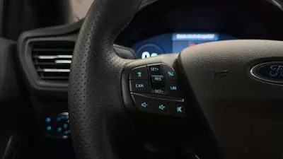 Ford Focus 2025 - 22990 EUR, 11701 km - AUTO.MOTO.pt - 11701km - foto 20 de 35