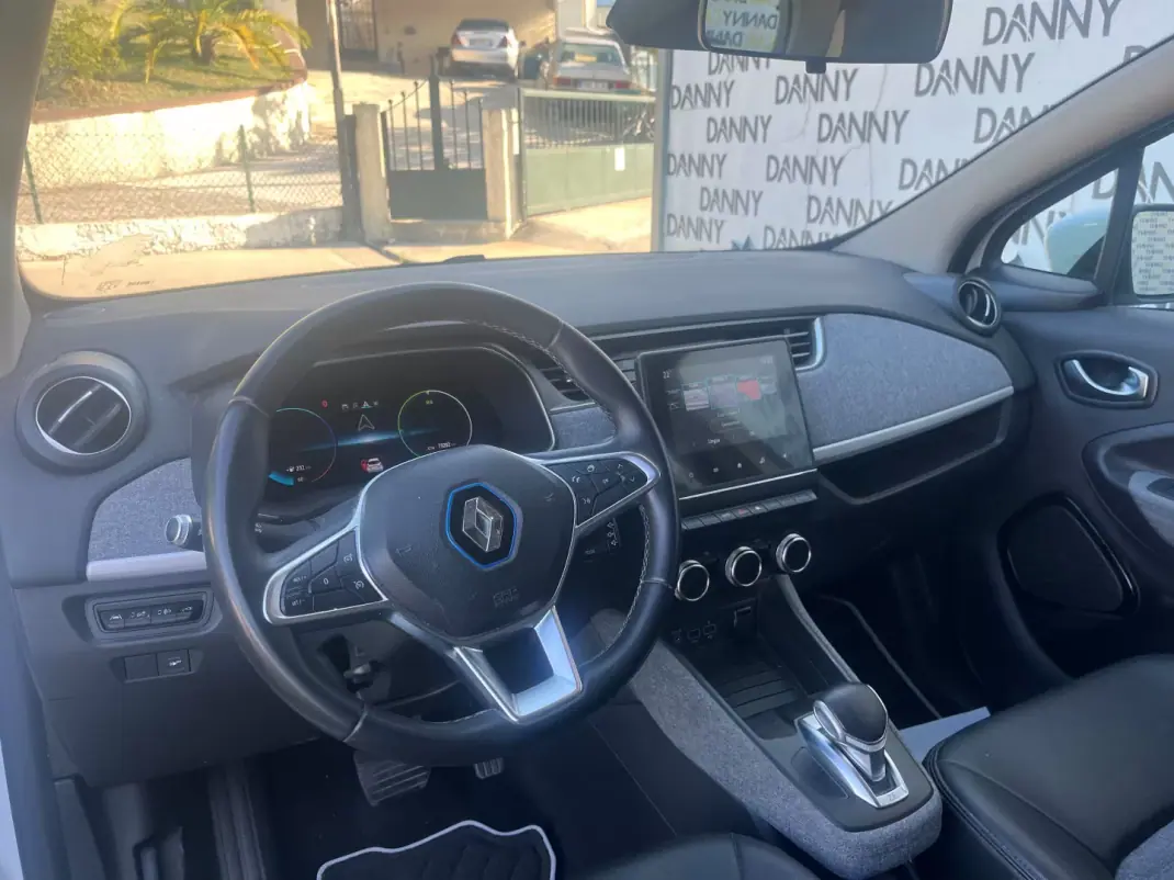 Renault Zoe 2020 - 15750 EUR, 73000 km - 73000km - foto 5 de 8
