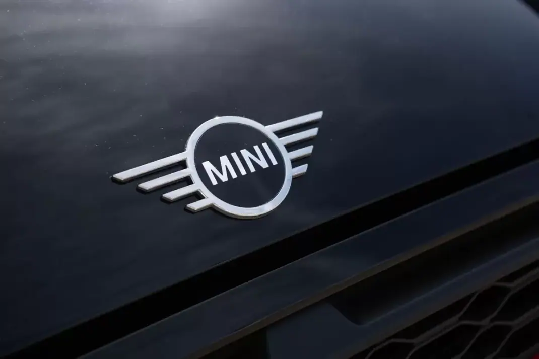 MINI One 2016 - 21500 EUR, 112000 km - AUTO.MOTO.pt - 112000km - foto 9 de 34