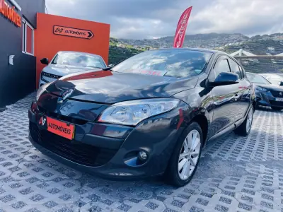 Renault Mégane 2009 - 6950 EUR, 213846 km - AUTO.MOTO.pt - 213846km - foto 3 de 12