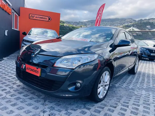 Renault Mégane 2009 - 6950 EUR, 213846 km - AUTO.MOTO.pt - 213846km - foto 3 de 12
