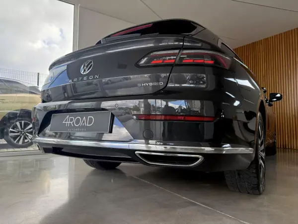Volkswagen Arteon Shooting Brake 2021 - 23500 EUR, 168600 km - AUTO.MOTO.pt - 168600km - foto 22 de 144