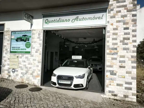 Audi A1 2010 - 9950 EUR, 236924 km - AUTO.MOTO.pt - 236924km - foto 17 de 43
