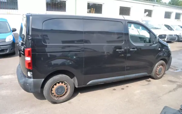 Citroën Jumpy 2015 - 9000 EUR, 159000 km - AUTO.MOTO.pt - 159000km - foto 5 de 11