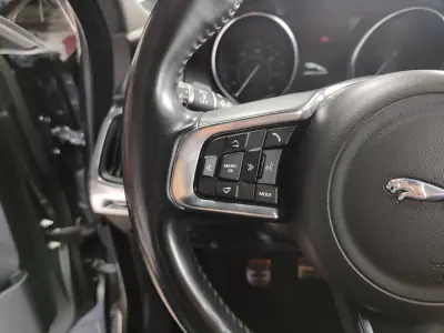 Jaguar E-Pace 2018 - 22500 EUR, 66000 km - AUTO.MOTO.pt - 66000km - foto 28 de 39