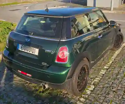 MINI Cooper 2010 - 7650 EUR, 129000 km - AUTO.MOTO.pt - 129000km - foto 7 de 8