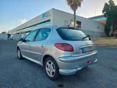 Peugeot 206 2005 - 3500 EUR, 232000 km - AUTO.MOTO.pt - 232000km - foto 5 de 20
